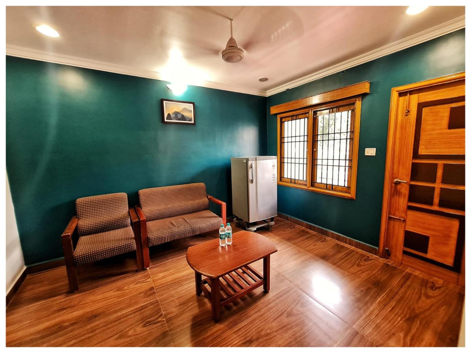 Ramana Towers Appartement Tiruvannāmalai Buitenkant foto