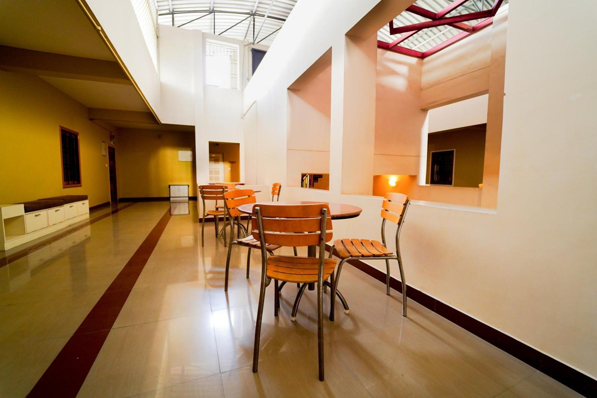 Ramana Towers Appartement Tiruvannāmalai Buitenkant foto