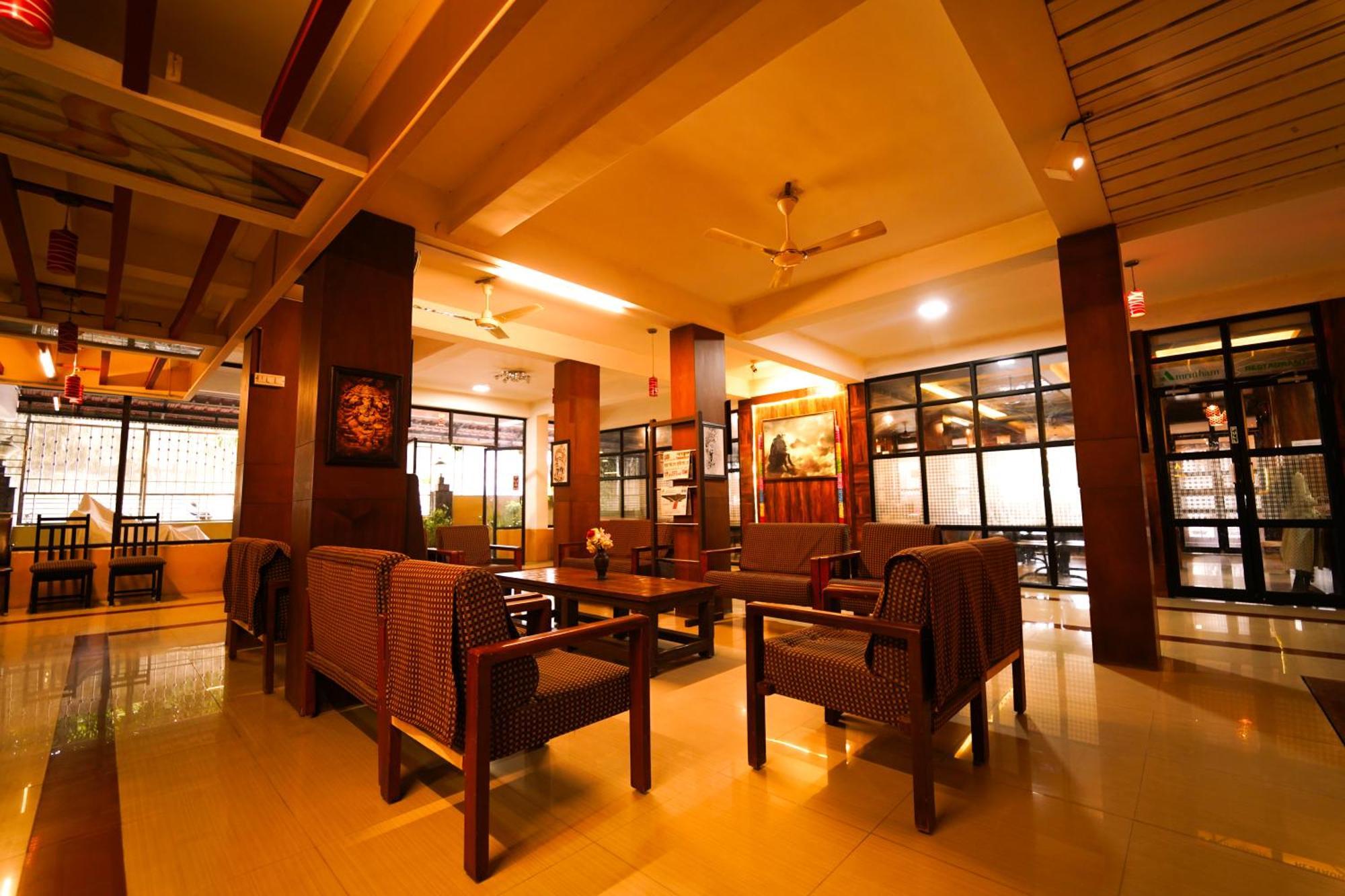 Ramana Towers Appartement Tiruvannāmalai Buitenkant foto