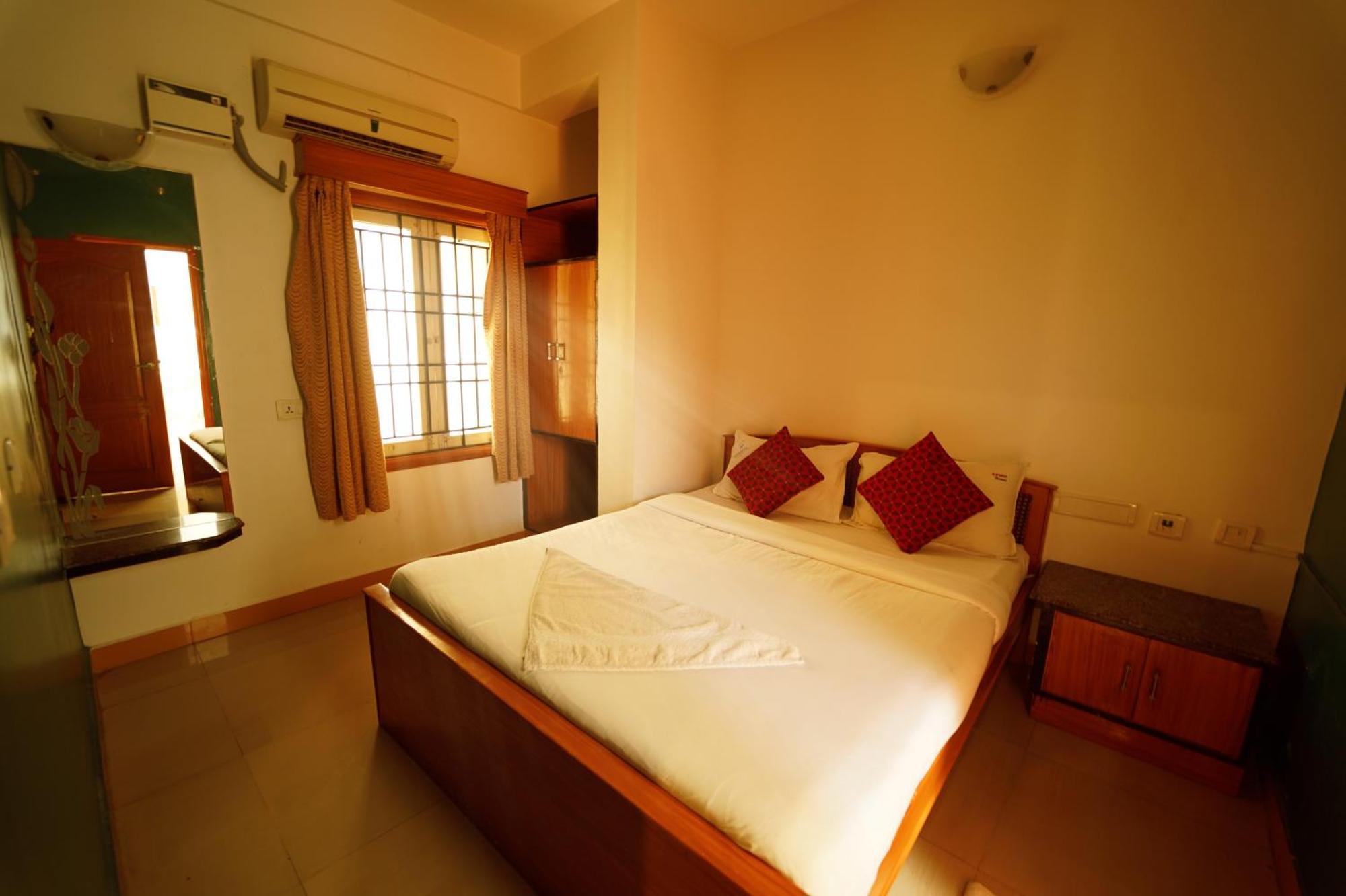 Ramana Towers Appartement Tiruvannāmalai Buitenkant foto